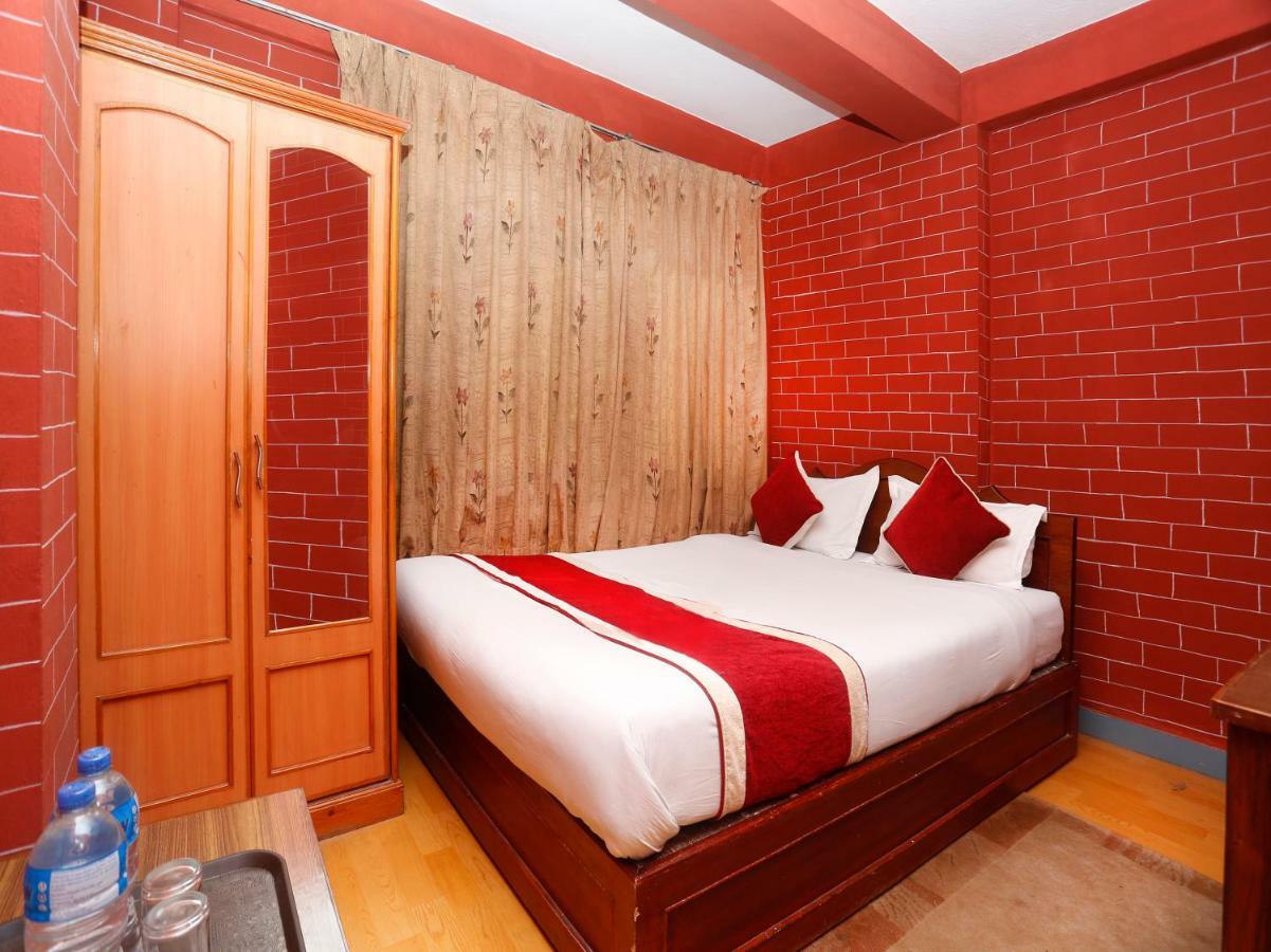 Spot On 497 Hotel Potala Thapathali Exteriör bild